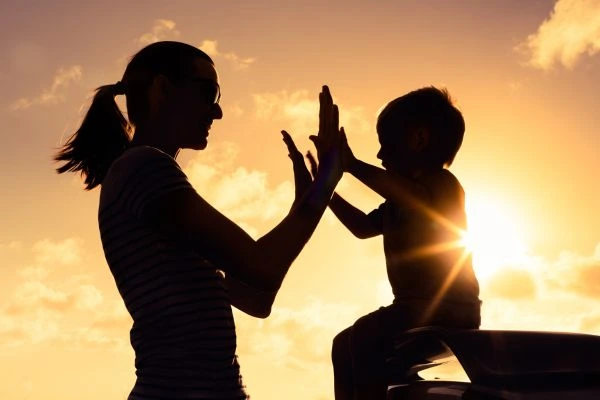 Image of happy mother and child after resolving child arrangements Doncaster